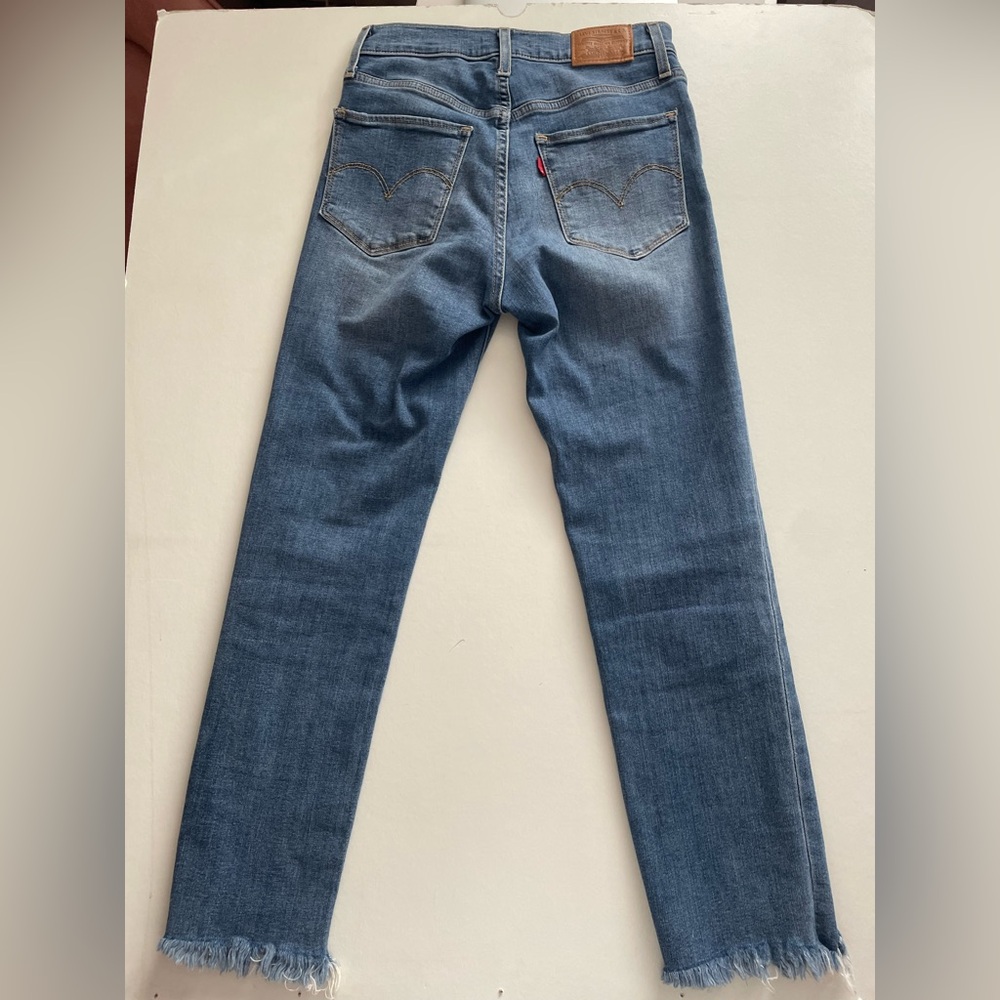 Aritzia LEVIS 726 High Rise Straight Jeans Size 26 light wash distressed Demin - Picture 2 of 13